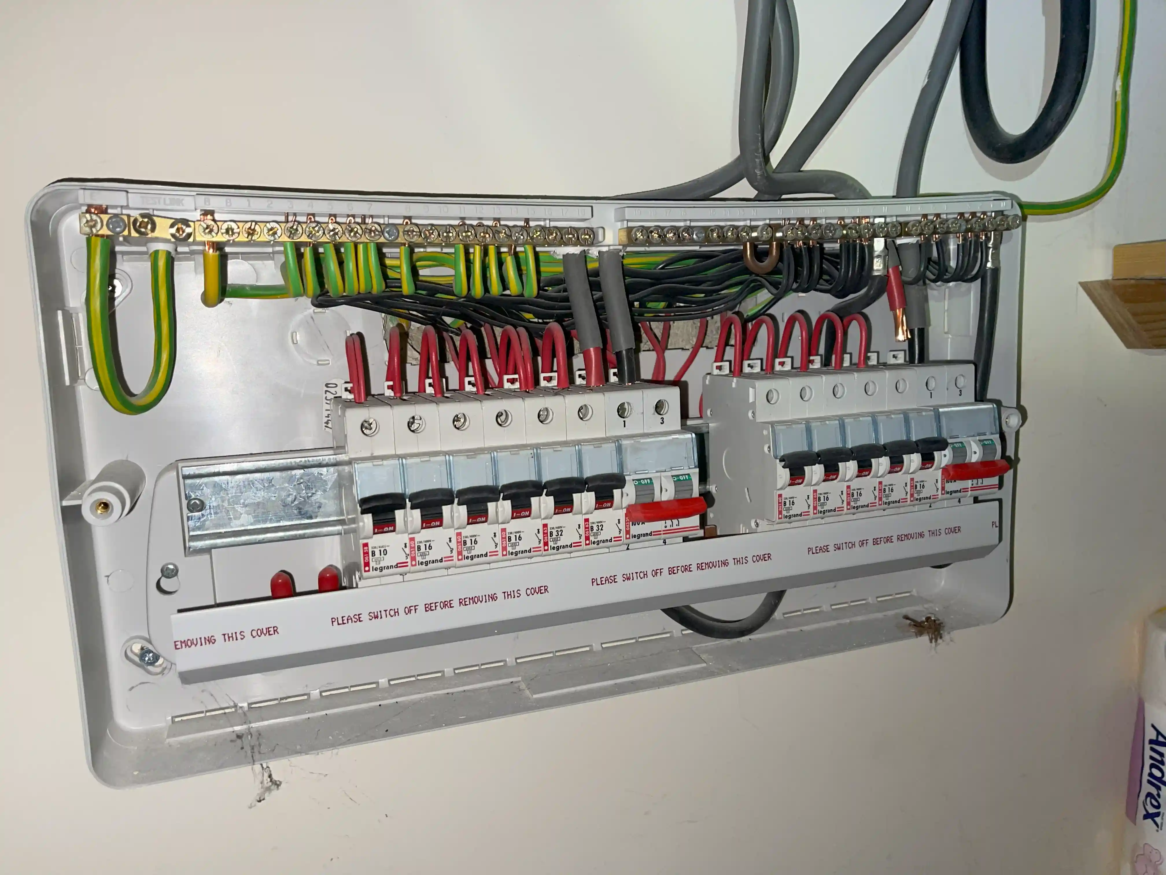 Emergency Electrician Oval